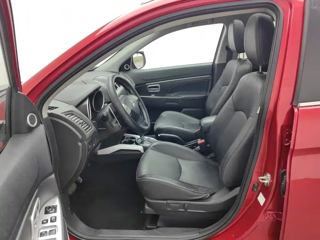 Mitsubishi ASX — миниатюра 10