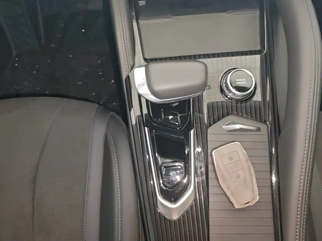 Geely Xingyue L — миниатюра 14