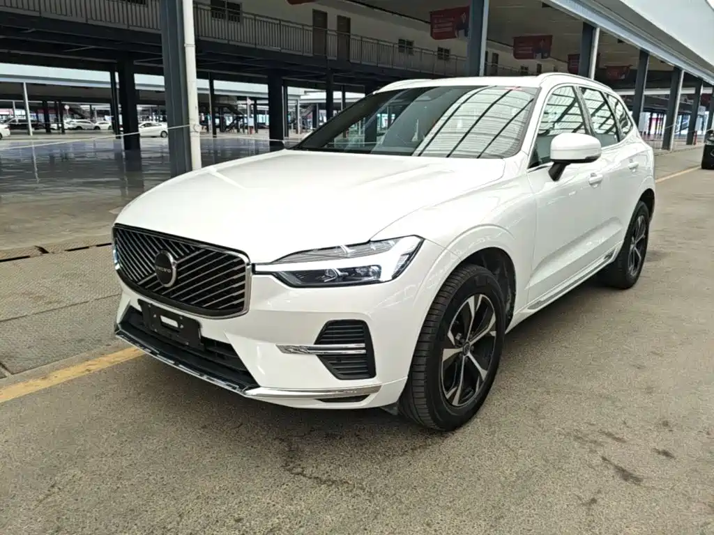Volvo XC60 2026 B5 Luxury