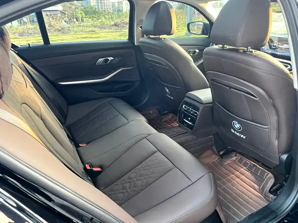 BMW 3 Series — миниатюра 11