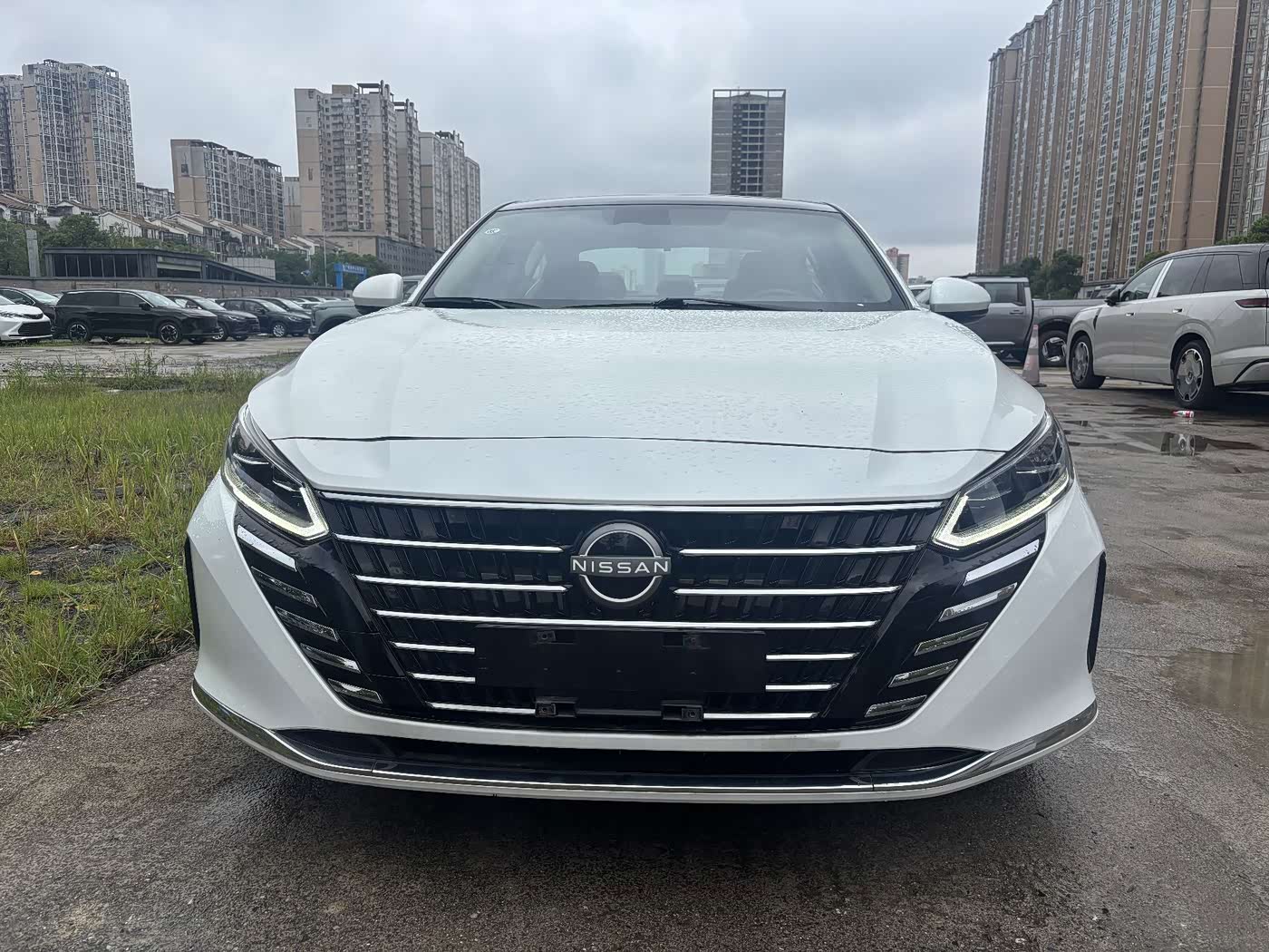 Nissan Teana 2.0 л 2023 г. Белый, пробег 41000 км
