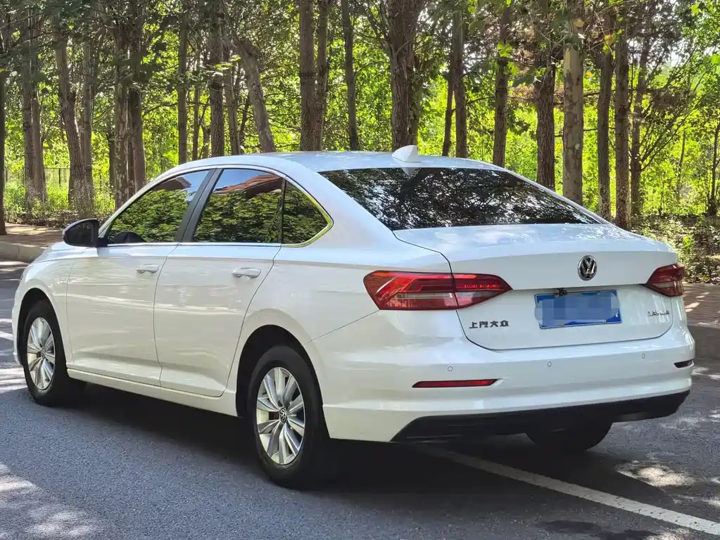 Volkswagen Lavida — миниатюра 4