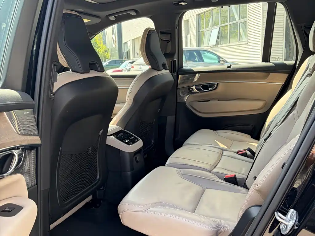 Volvo XC90 PHEV — миниатюра 9