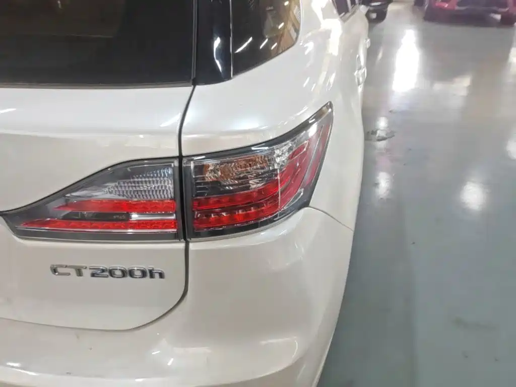 Lexus CT — миниатюра 8
