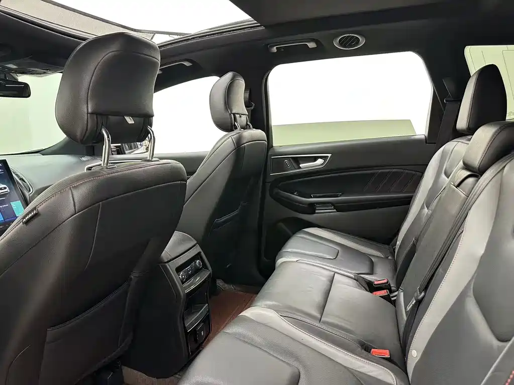 Ford Edge — миниатюра 20
