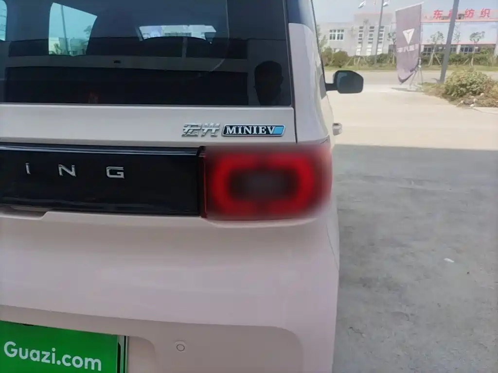 Wuling MINIEV — миниатюра 8