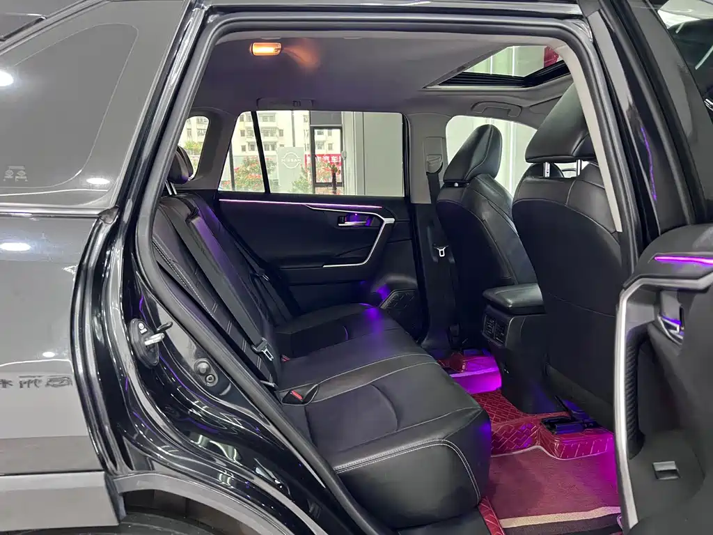 Toyota Wildlander 2.0L CVT 2WD Luxury Edition, фото 12