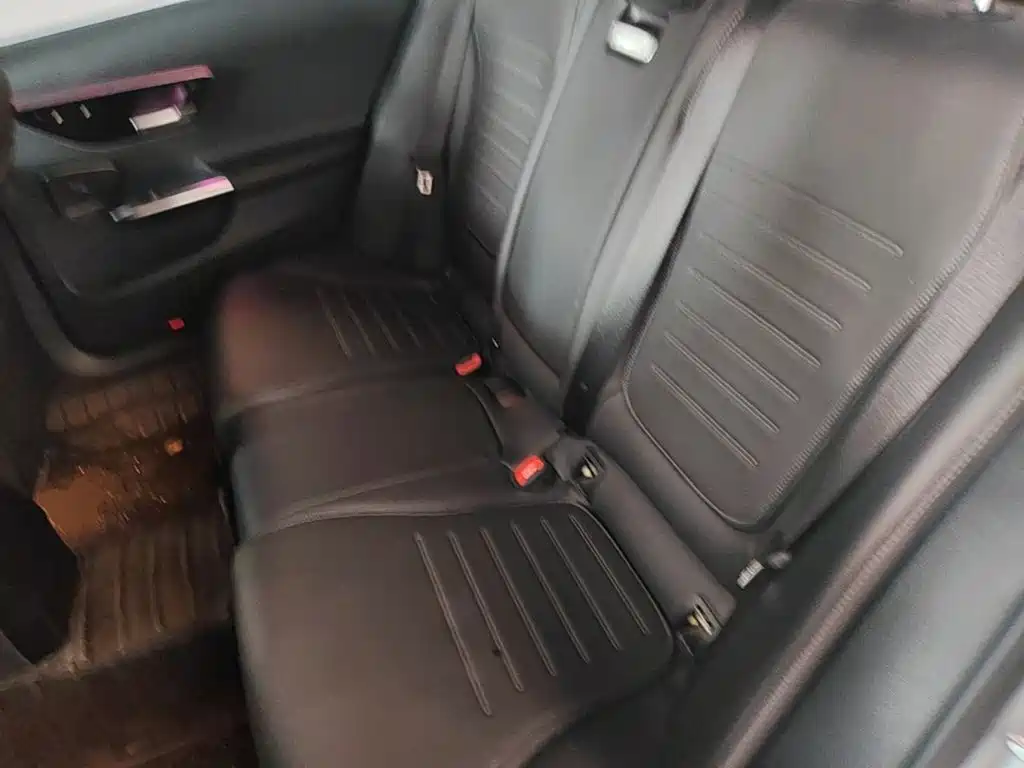 Mercedes-Benz C-Class — миниатюра 17