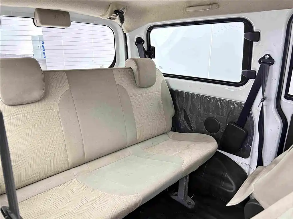 Wuling Rongguang V — миниатюра 7