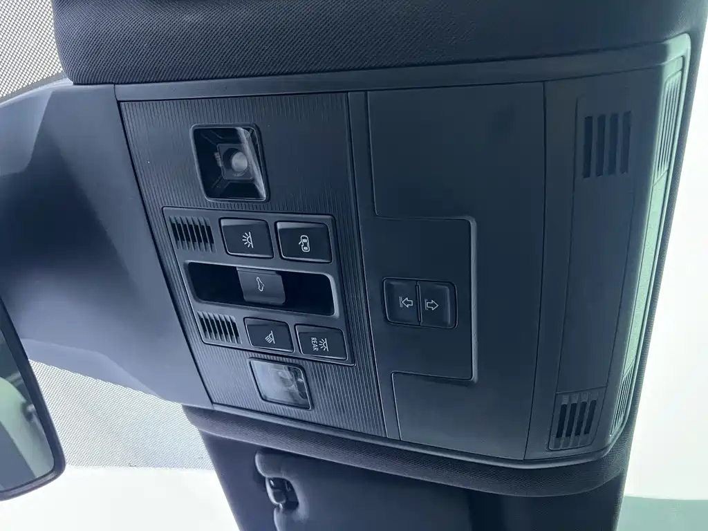 Volkswagen T-Roc — миниатюра 17