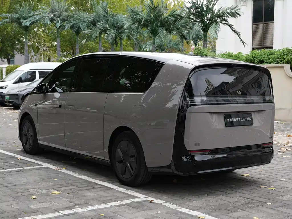 Li Auto Li MEGA — миниатюра 7