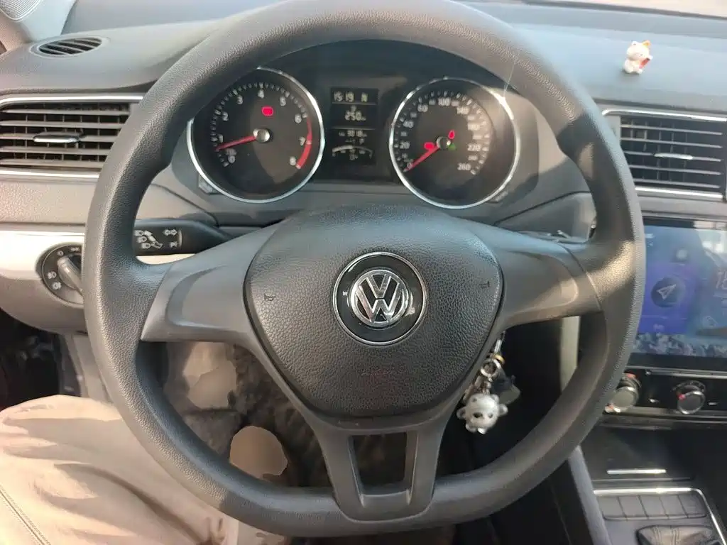 Volkswagen Sagitar — миниатюра 6