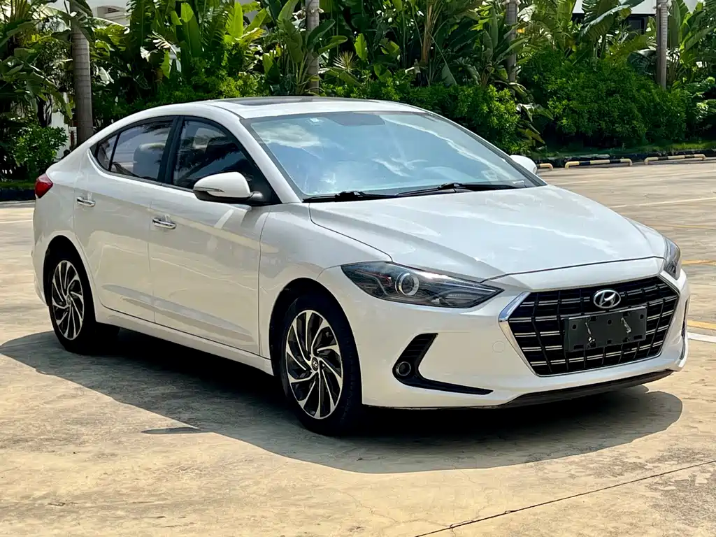 Hyundai Elantra — миниатюра 3