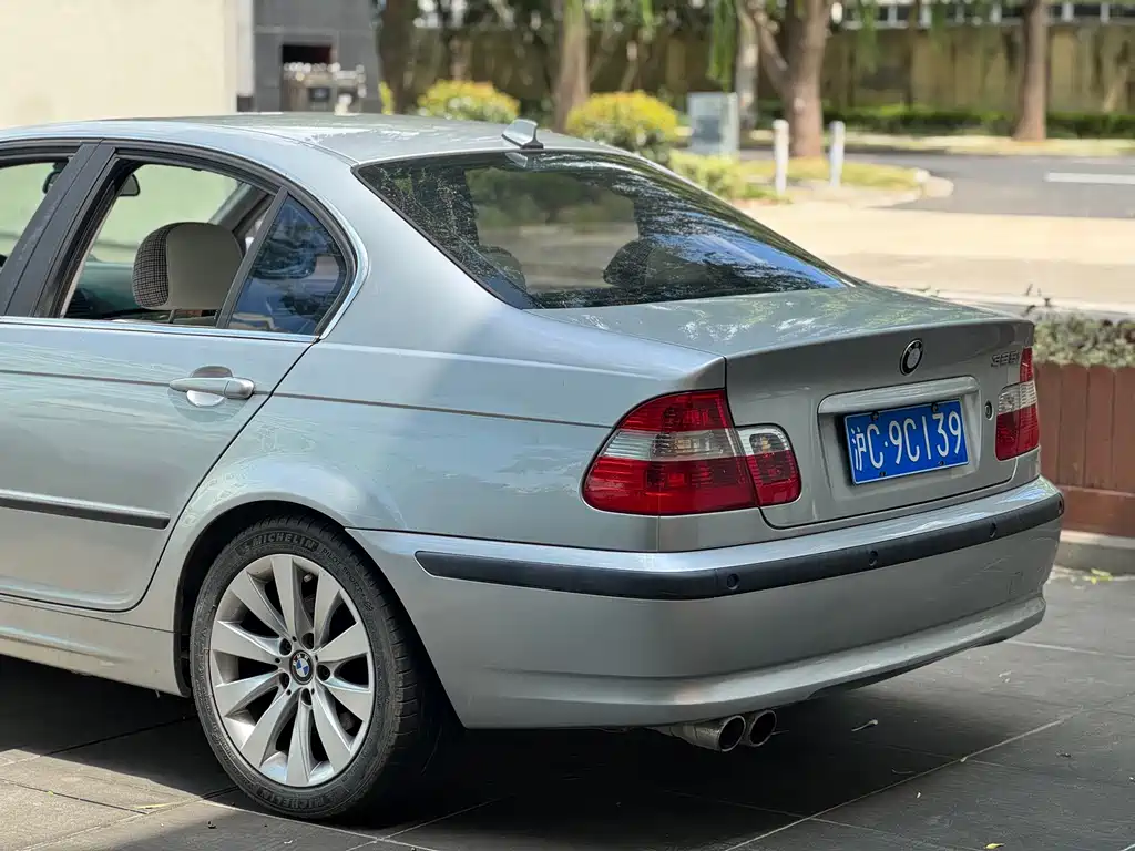 BMW 3 Series — миниатюра 12