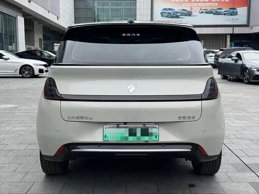Baojun Yunduo — миниатюра 5