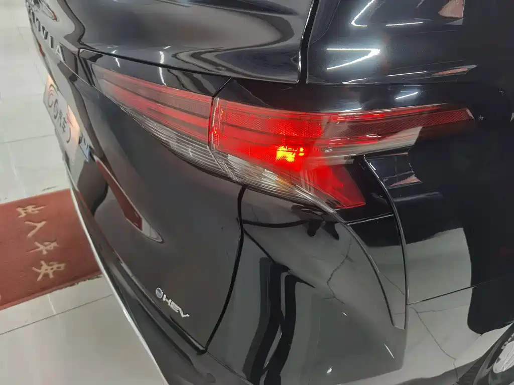 Toyota Granvia — миниатюра 21