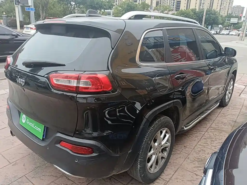 Jeep Cherokee — миниатюра 7