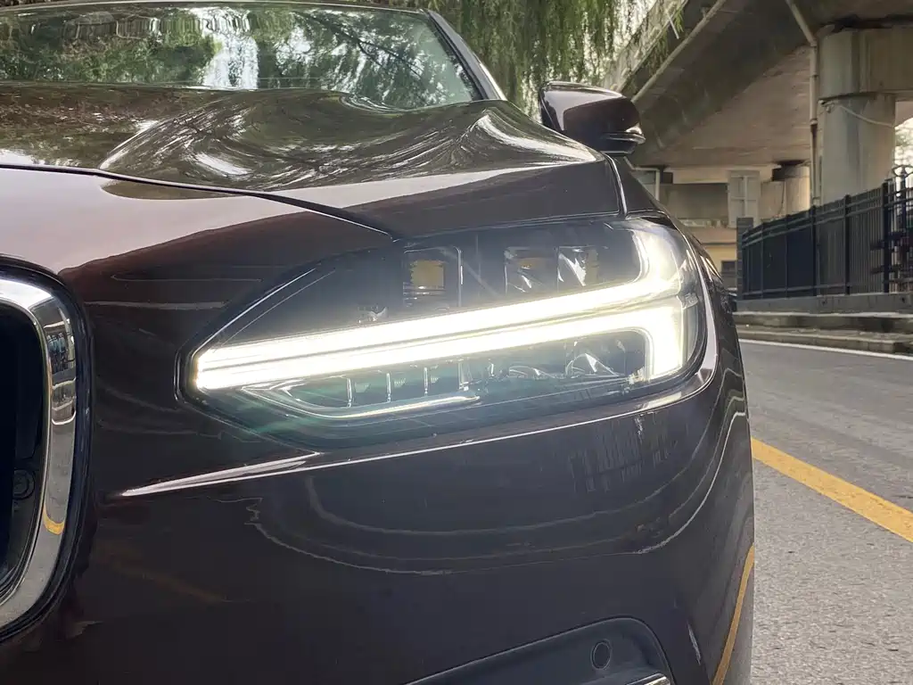 Volvo S90 — миниатюра 6