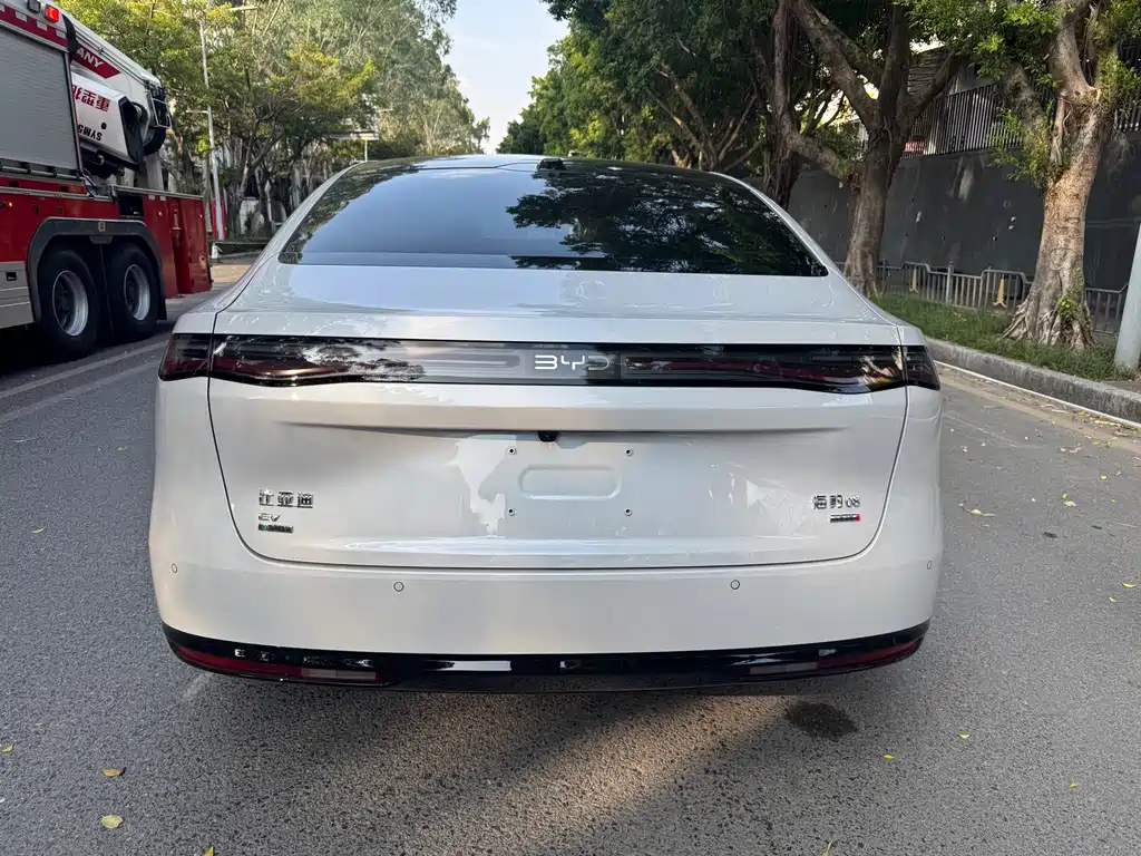 BYD 海豹08 — миниатюра 7