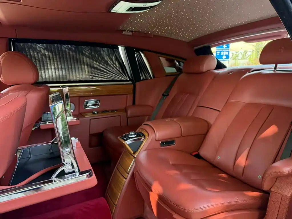 Rolls-Royce Phantom — миниатюра 4