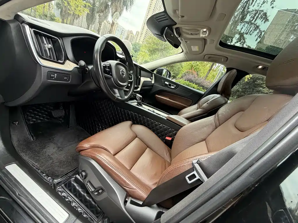 Volvo XC60 — миниатюра 10