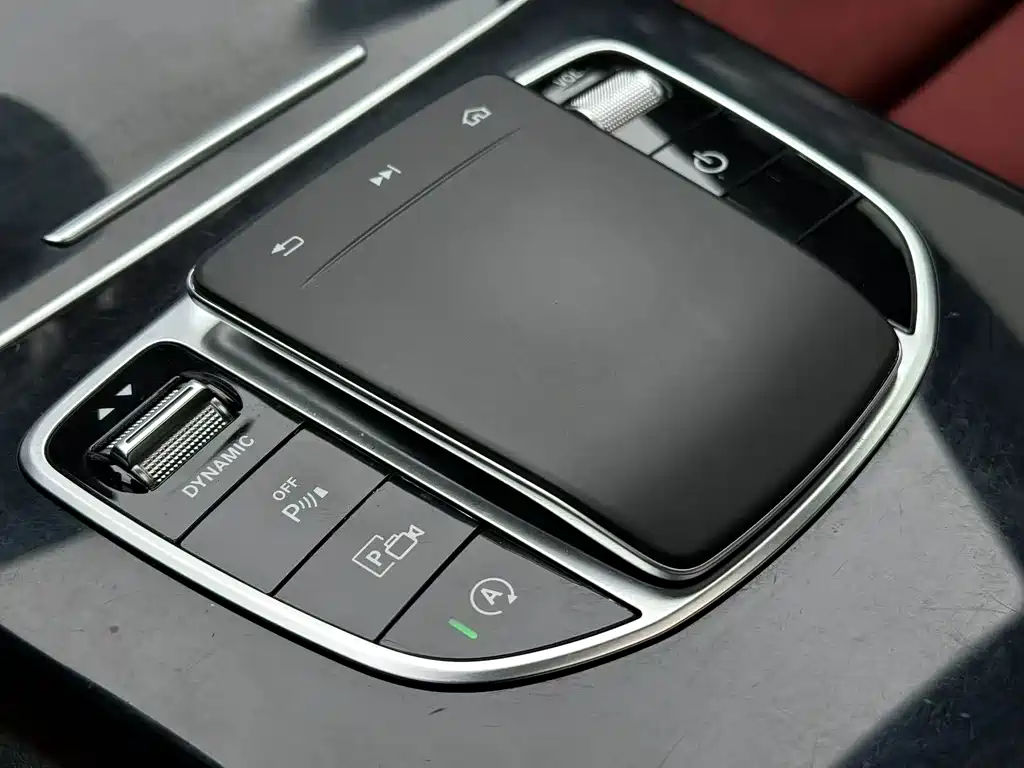 Mercedes-Benz C-Class — миниатюра 8