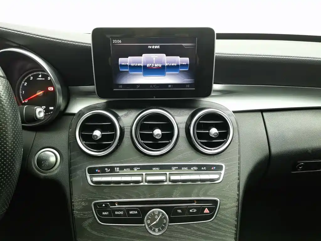 Mercedes-Benz C-Class — миниатюра 12