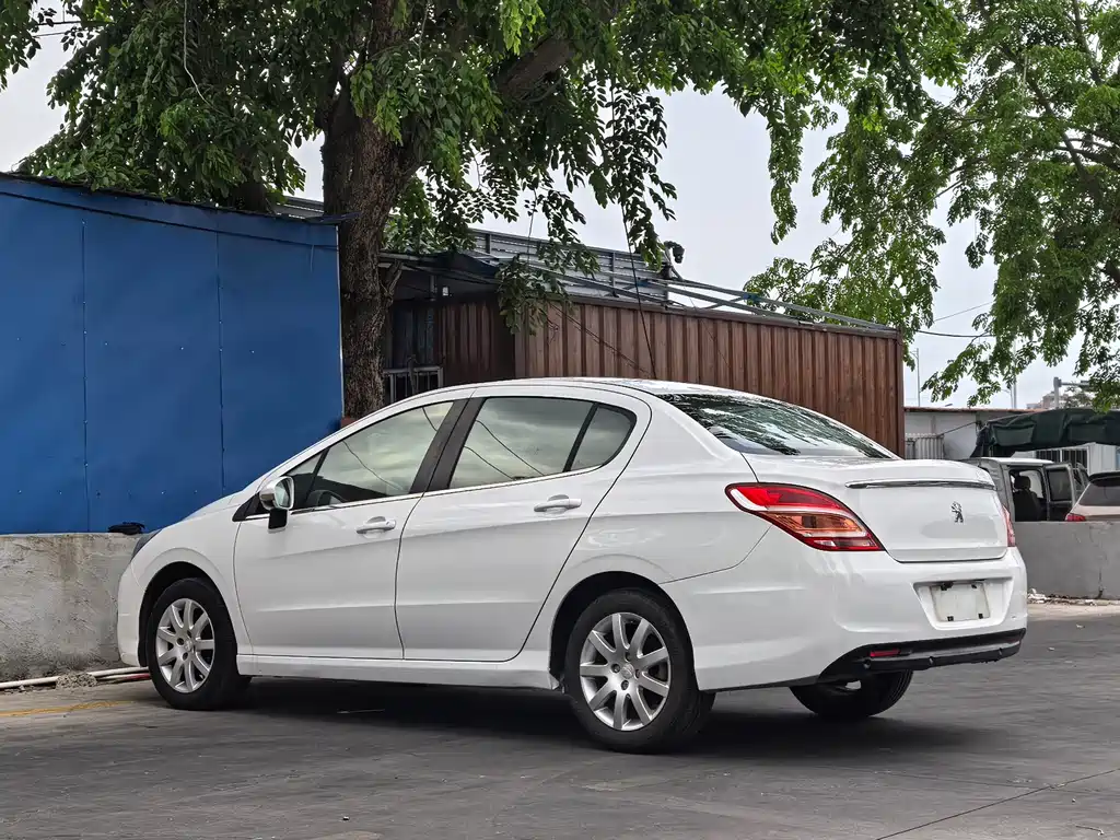 Peugeot 308 — миниатюра 9