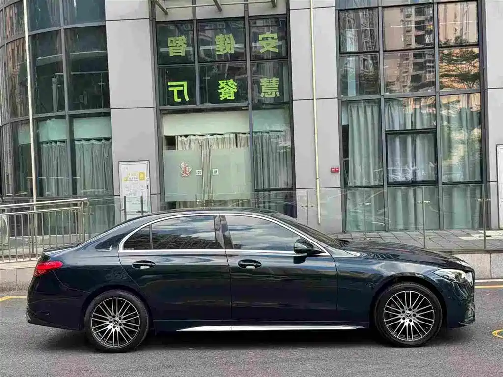 Mercedes-Benz C-Class — миниатюра 4