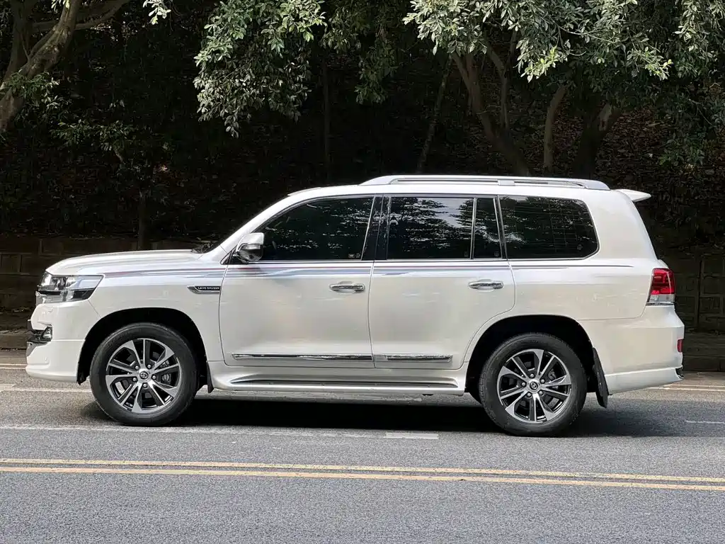 Toyota Land Cruiser 2021 4.0L AT
