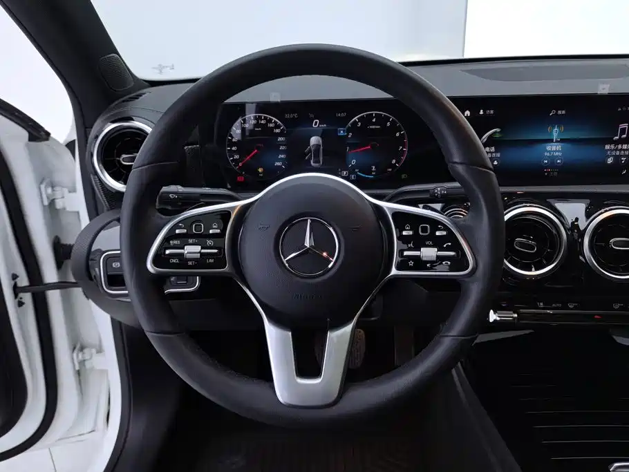 Mercedes-Benz A-Class — миниатюра 15