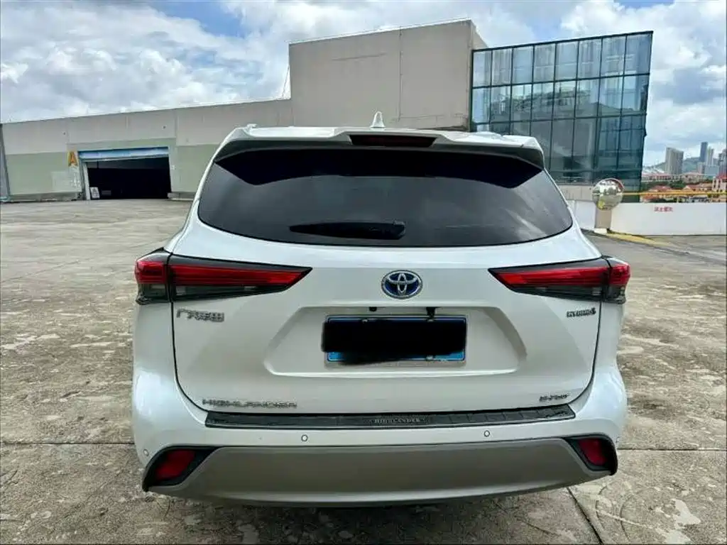 Toyota Highlander 2022 2.5L Luxury 7 мест