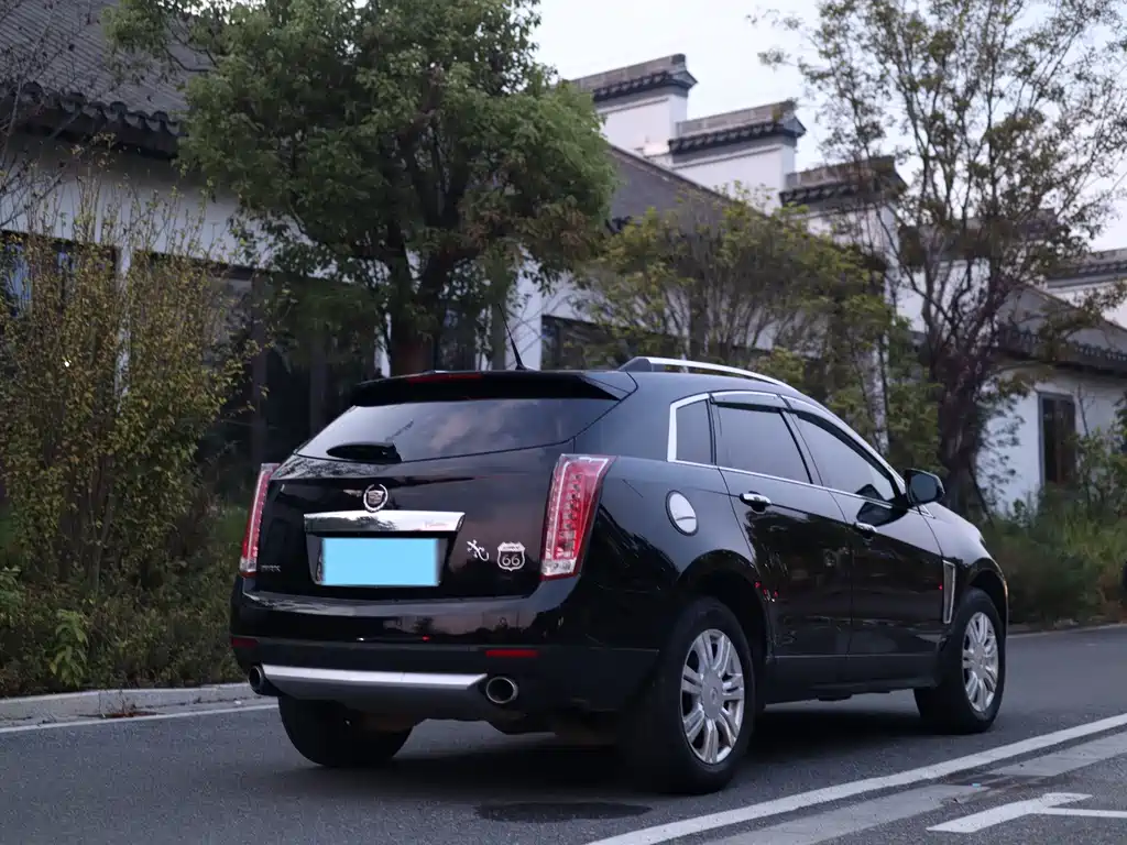 Cadillac SRX — миниатюра 4