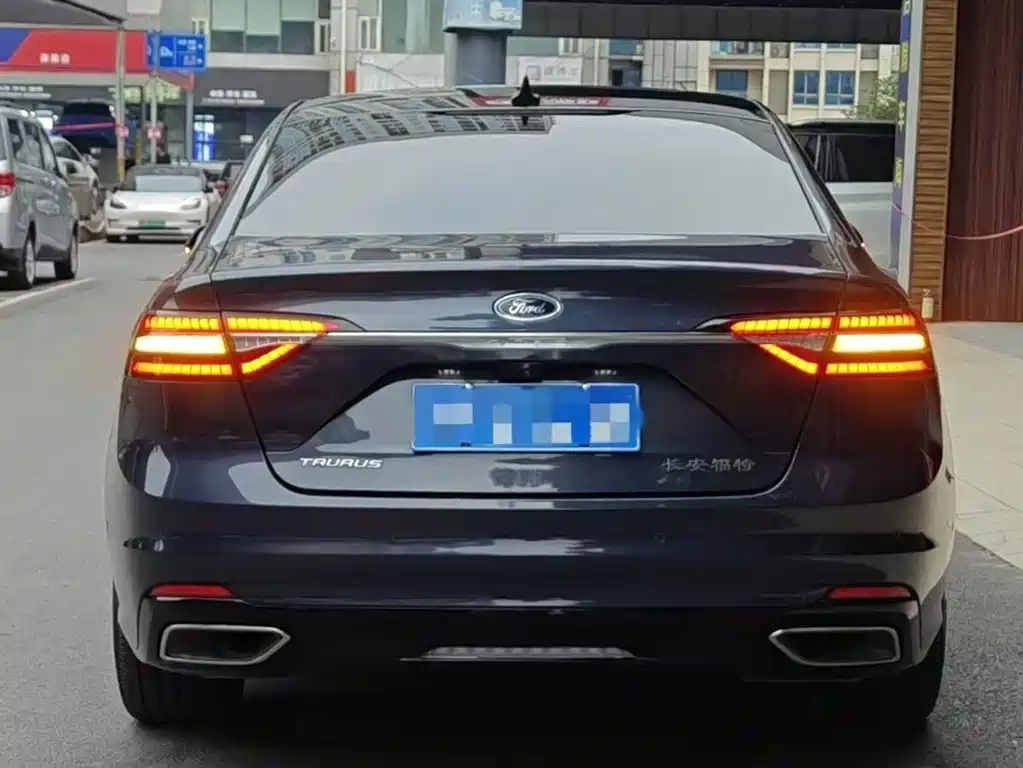 Ford Taurus — миниатюра 5