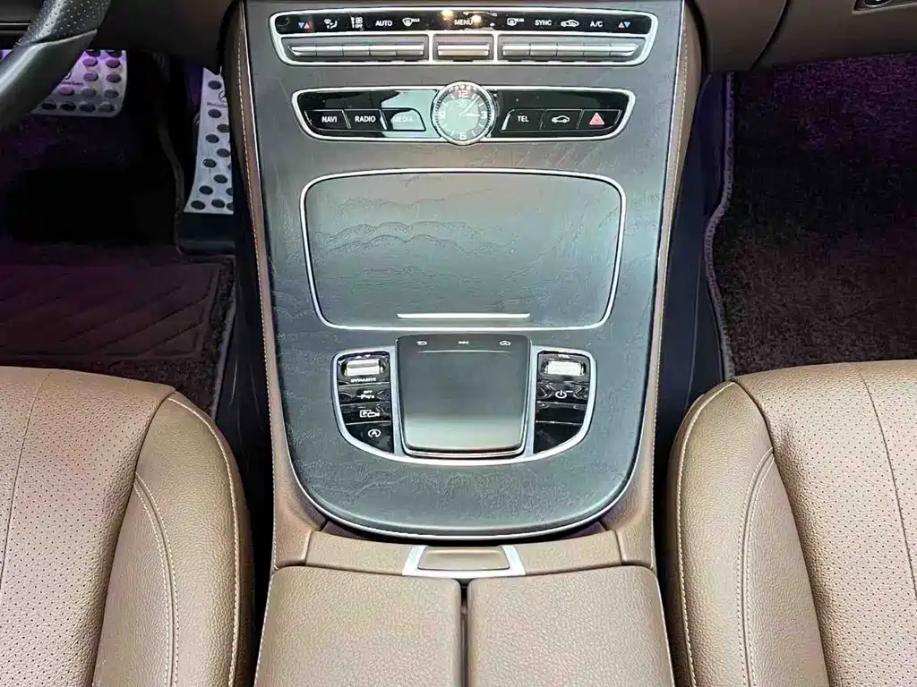 Mercedes-Benz E-Class (Import) — миниатюра 20