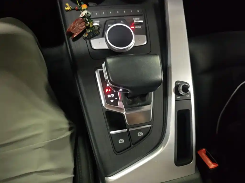 Audi A4L — миниатюра 14