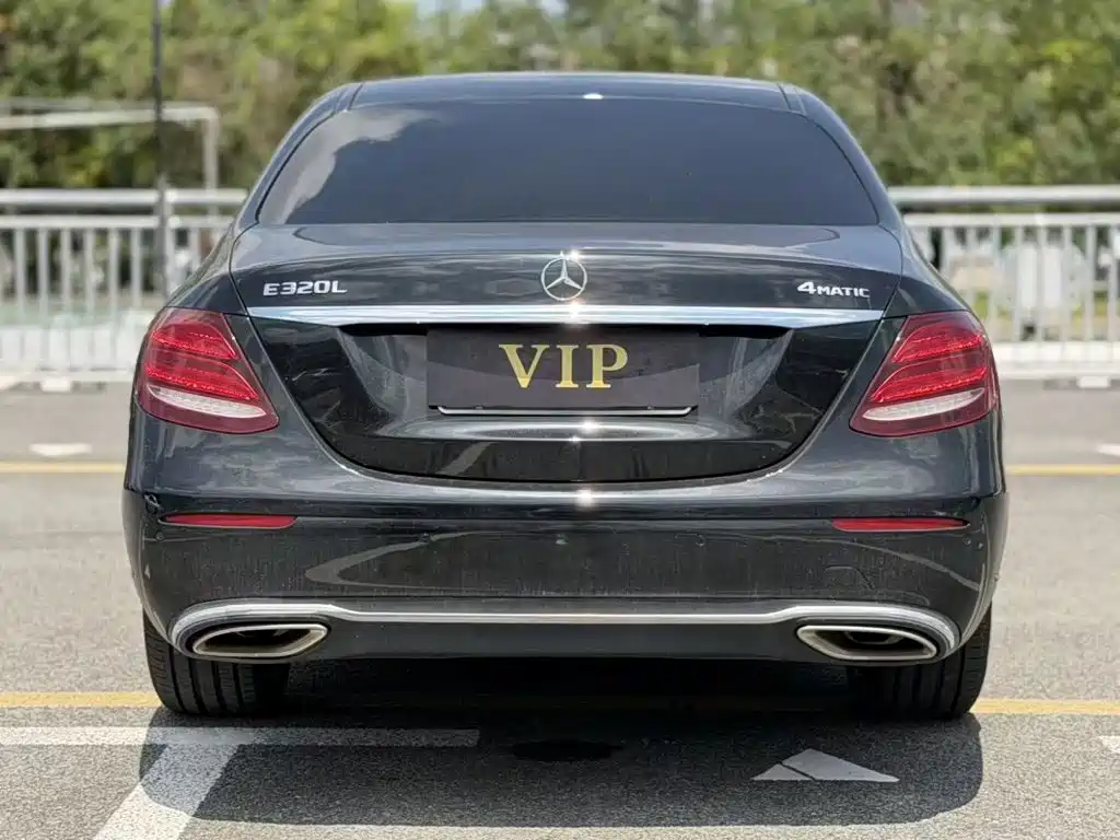 Mercedes-Benz E-Class — миниатюра 7