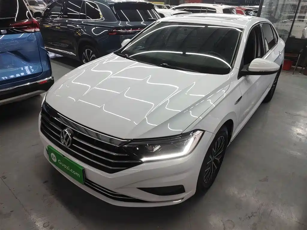 Volkswagen Sagitar 2020