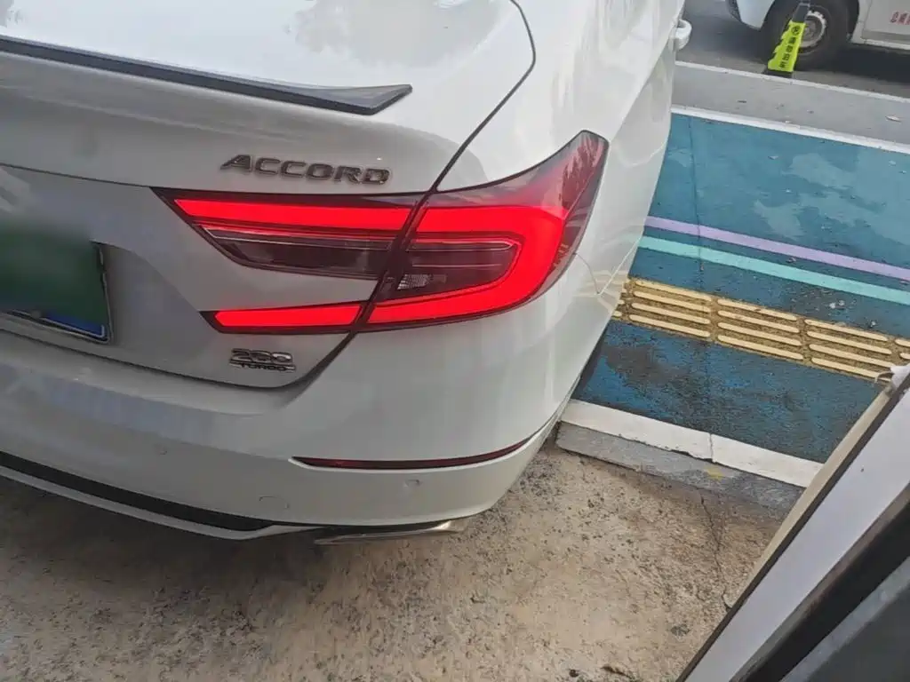Honda Accord — миниатюра 8