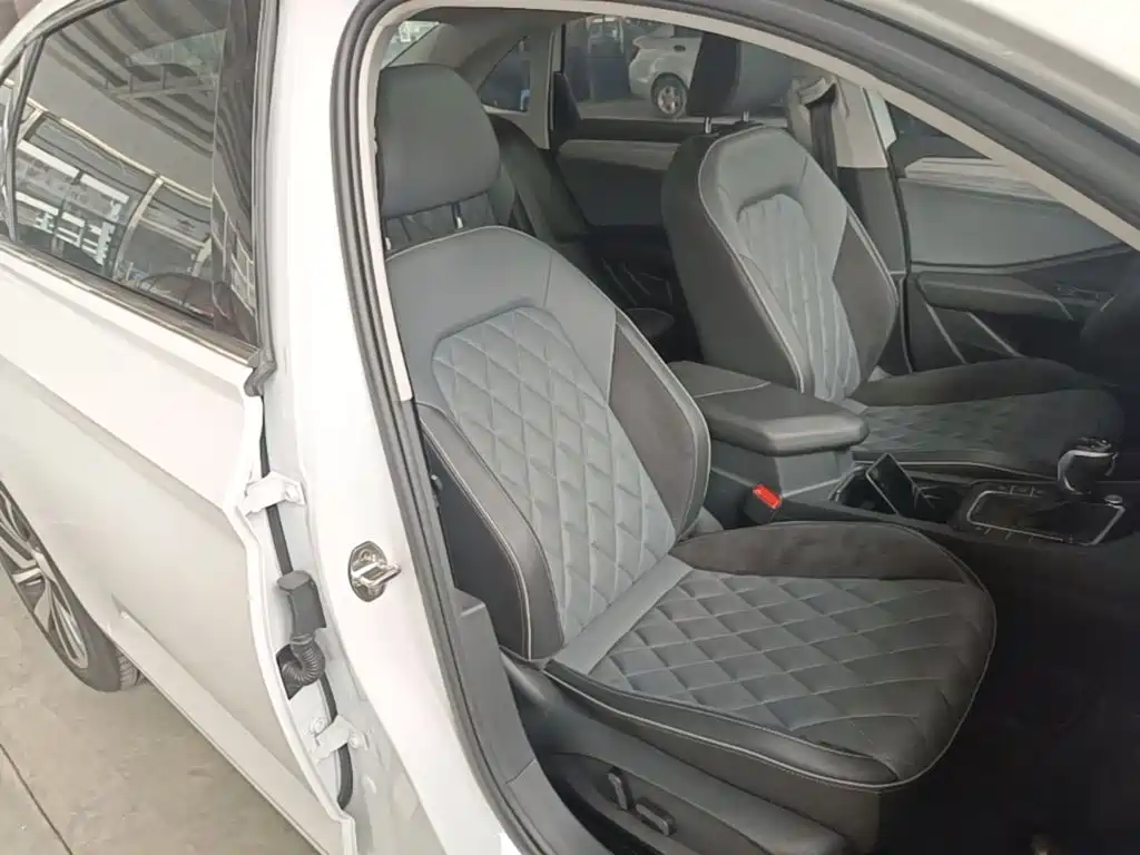 Volkswagen Sagitar — миниатюра 25