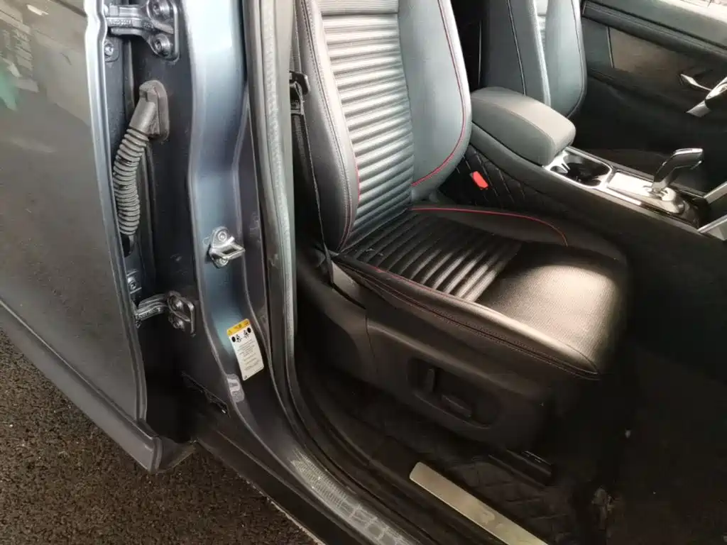Land Rover Discovery Sport — миниатюра 25