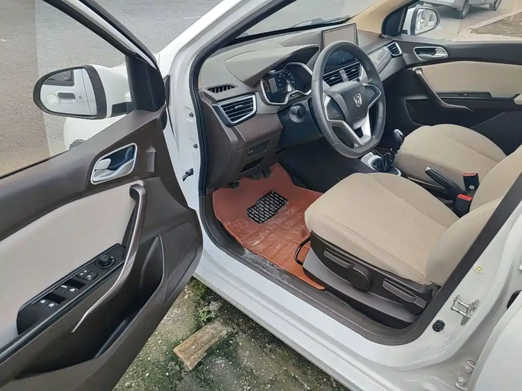 Baojun 310W — миниатюра 16