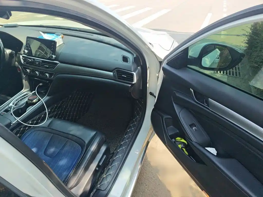 Honda Accord — миниатюра 18