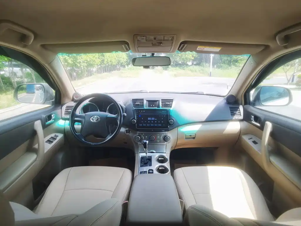 Toyota Highlander — миниатюра 9