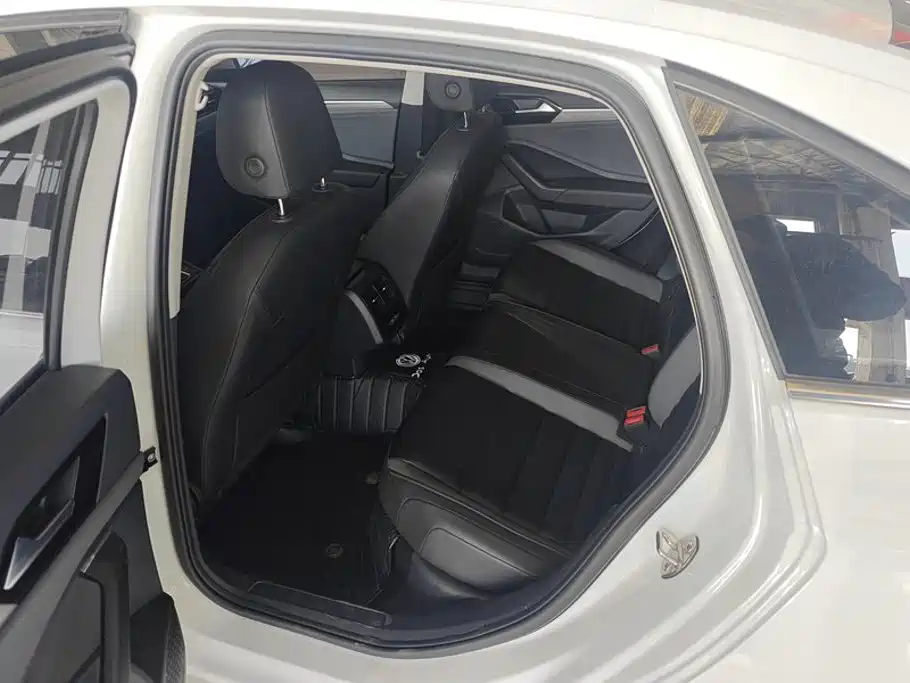 Volkswagen Sagitar — миниатюра 11