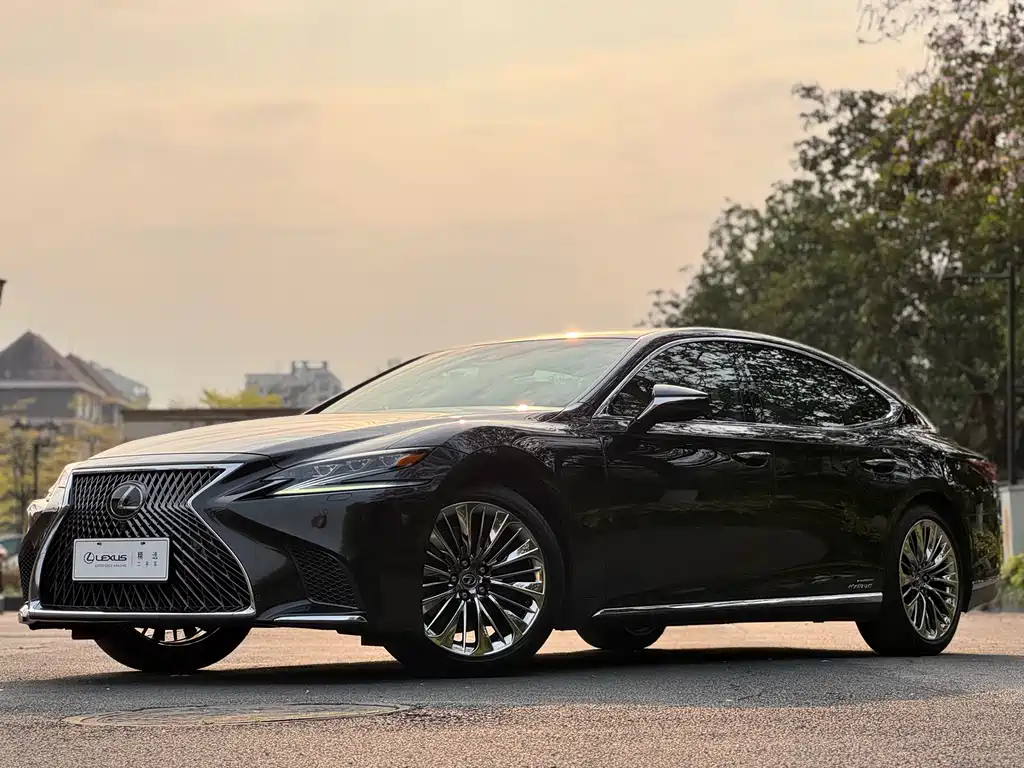 LEXUS LS