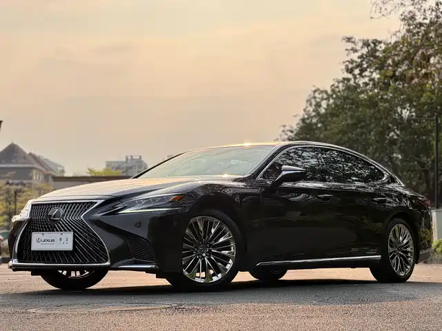 LEXUS LS 2018
