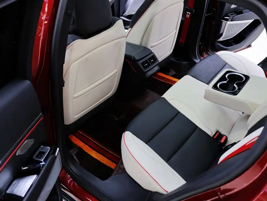 Cadillac GT4 — миниатюра 32