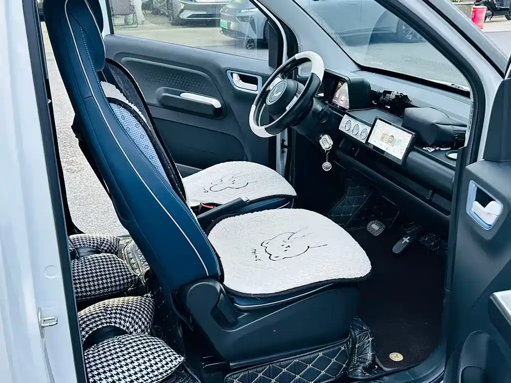 Wuling MINIEV — миниатюра 10