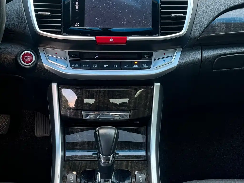 Honda Accord — миниатюра 12